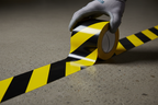 Nastro Adesivo SEGNALETICO in vinile mm 50x33 mt | Colore NERO/GIALLO